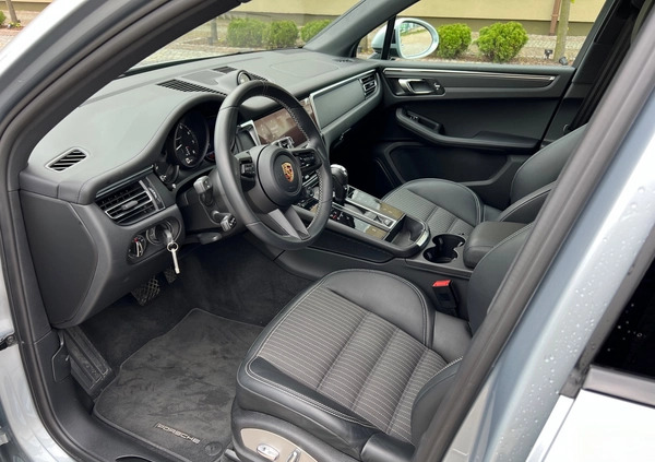 Porsche Macan cena 313650 przebieg: 5860, rok produkcji 2023 z Orzysz małe 172
